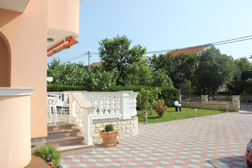 Villa Janja ยาดราโนโว ภายนอก รูปภาพ